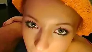 Тачаангуй Dominatrix давамгайлдаг нь бага зэрэг найз залуу
