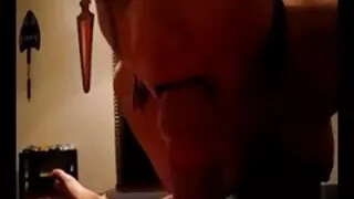 Cock дээр гайхалтай тосолсон охин харагдаж байна