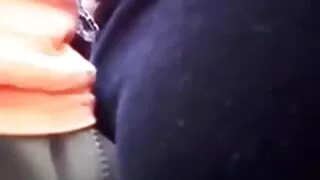 Lubed crotch-ээр хүрээлэгдсэн ер бусын эмэгтэй