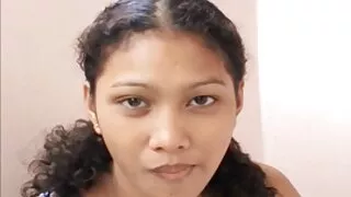 Тэр авдаг салахыг хувцас, fucks хулан дэгдээхэйн