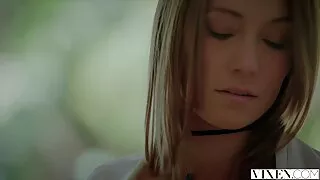 Тэр нэг дор хоер Cuckolds нь бэлгийн идэвхжүүлдэг, бүх талаараа тэднийг humiliates