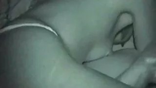 Шаргал үстэй хар үстэй нудрах vibrator д Pussy