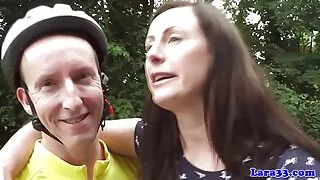 Шүүслэг эмэгтэй эрч хүний бат бөх саваа