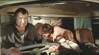 Гоемсог охин угааж машин, pussy тэр үед