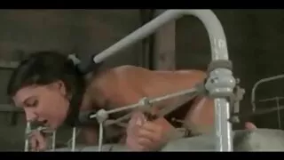 Өөх ebony охин дээр cock raunchy үсэрч