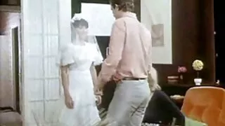 Нь boner дээр даруу бус hussy нь шил морилж